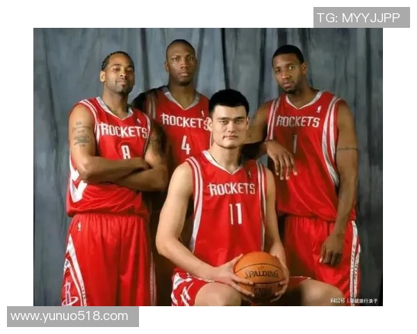 姚明与乔丹同台竞技的传奇时刻见证篮球历史的辉煌与梦想 姚明与乔丹同台竞技的传奇时刻见证篮球历史的辉煌与梦想