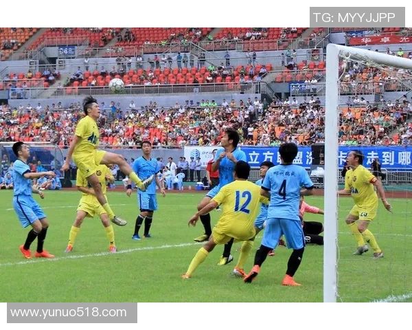 中国足球明星积极参与慈善活动为灾区募捐展现社会责任感与爱心